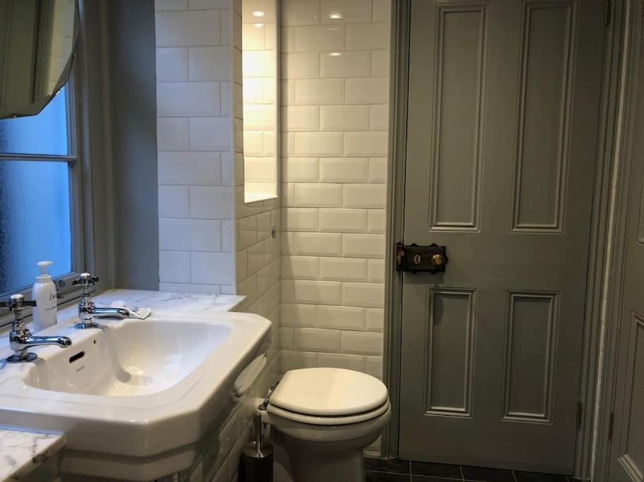 Villa Kings Cross, Self-Contained House & Private Garden Londra Esterno foto